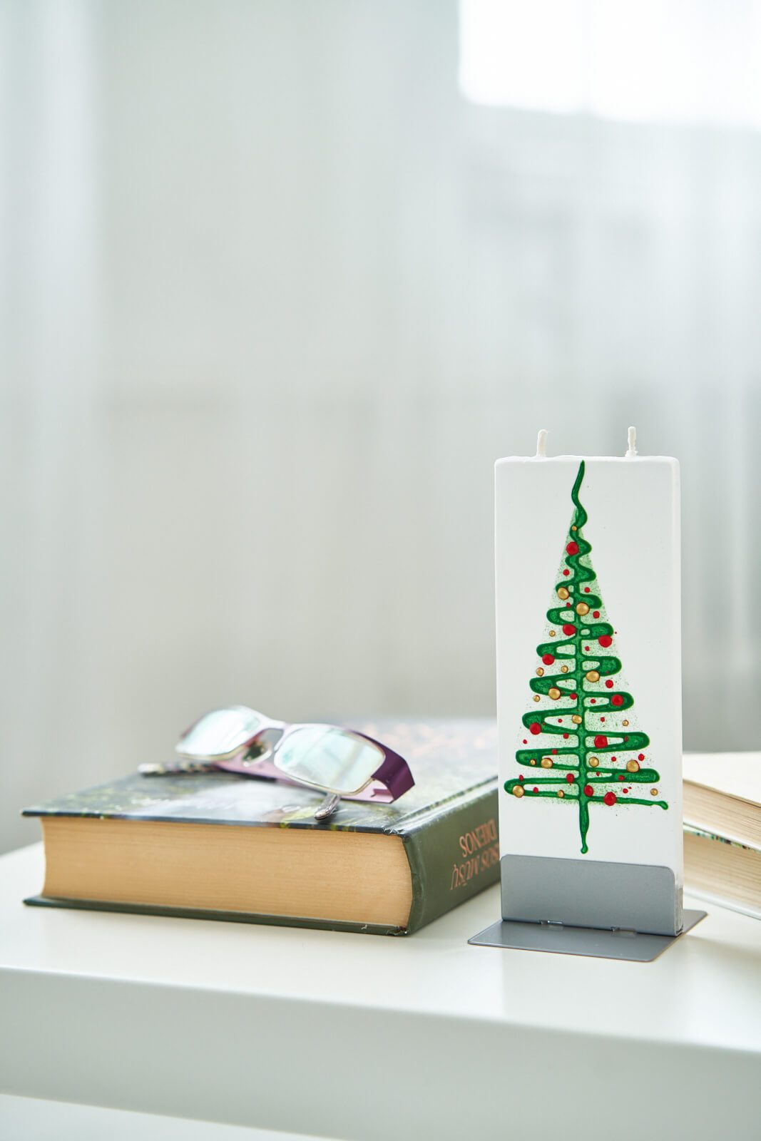 Albero di Natale verde con palline rosse - Flatyz IT
