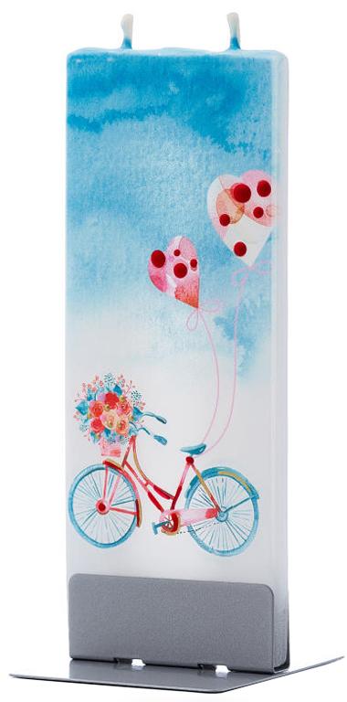 Valentinstag-Fahrrad mit herzförmigen Luftballons
